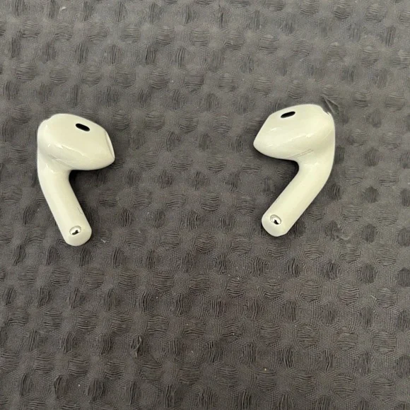 New Apple Wireless Earbuds - White